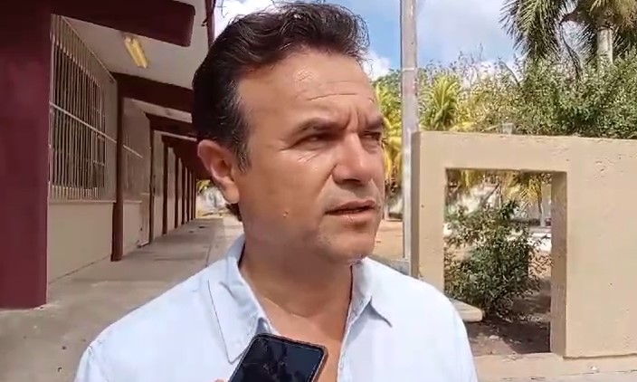 Llama Pedro Joaquín a votar antes de las 3 de la tarde en Cozumel, por cuestiones de seguridad